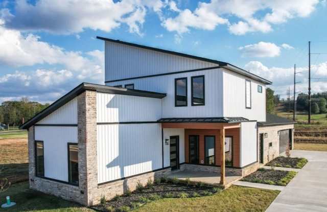 Lovely Modern Home-Three Bed/Three Bath/Upgraded Features and Fixtures photos photos