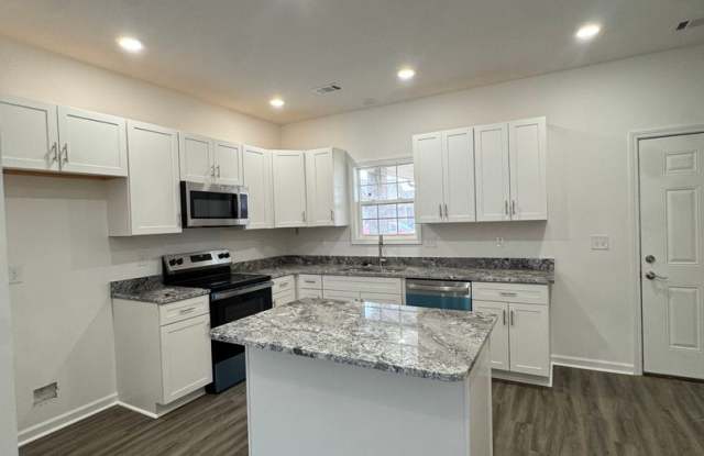 Brand New 2 Bed / 2Bath Available Now! Gallery 3