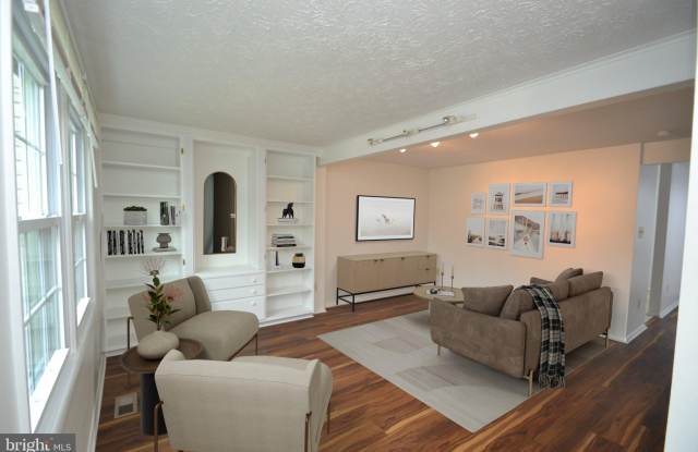 7985 TYSON OAKS Circle Gallery 3