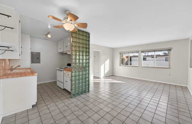 Gorgeous 2 Bedroom inside Gated Community! Close to Beach - 360 Gladys Avenue, Long Beach, CA 90814