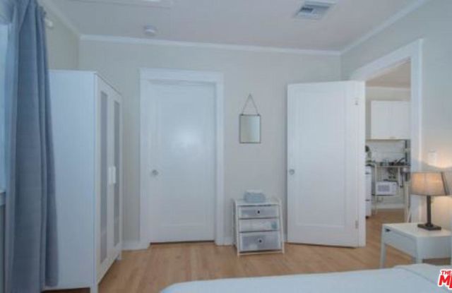 2258 PELHAM Avenue Gallery 2