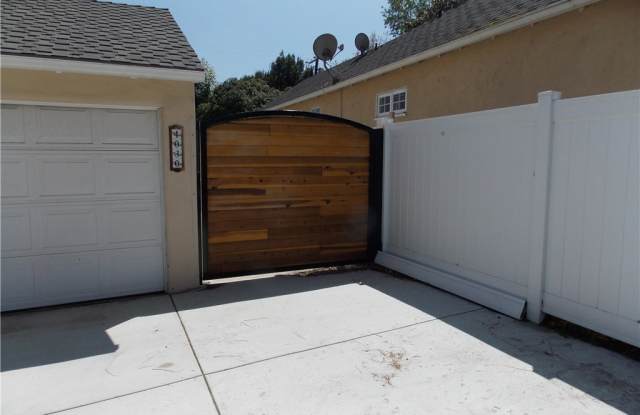 4030 Coldwater Canyon Avenue Gallery 4