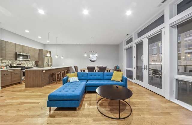 1542 West North Avenue Gallery 3