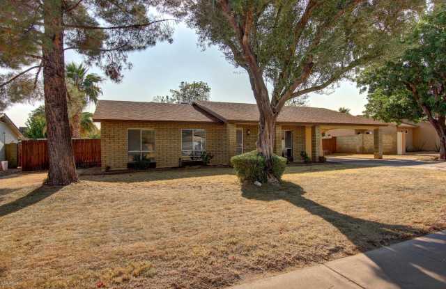 2631 E MERCER Lane - 2631 East Mercer Lane, Phoenix, AZ 85028