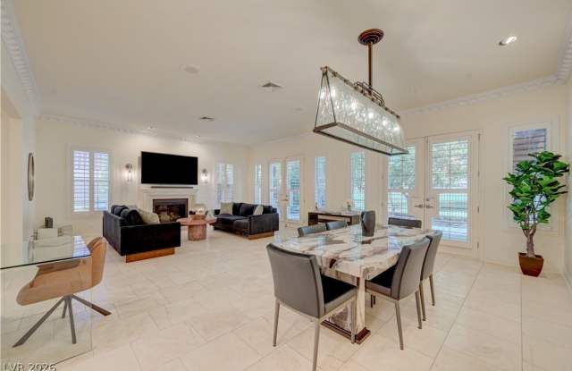 820 Vegas Valley Drive Gallery 4