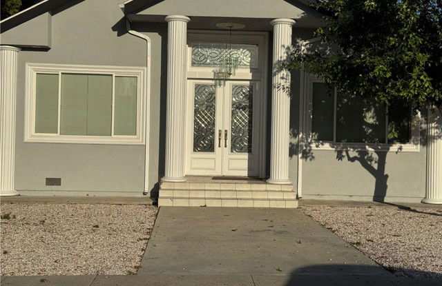 4914 Hesperia Avenue photos photos