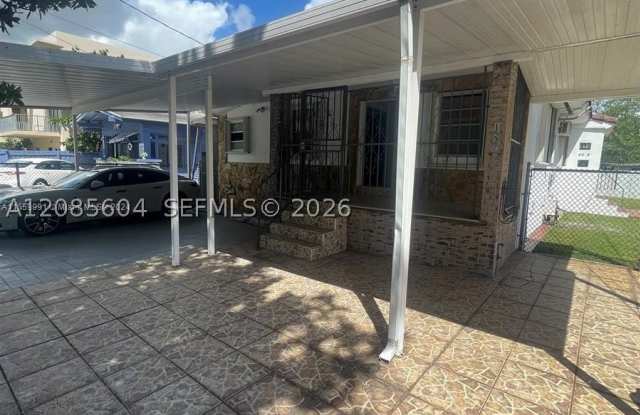 1529 SW 2nd St Gallery 2