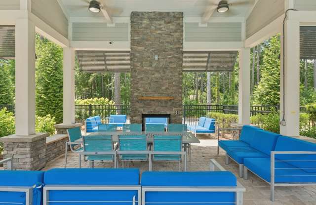Linkhorn Bay Apartments Gallery 4