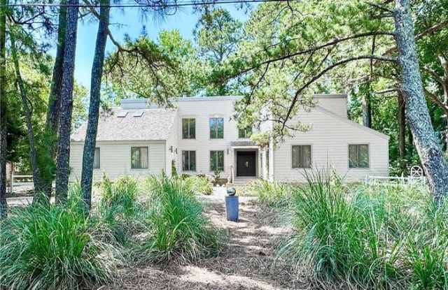 557 Susan Constant Drive photos photos