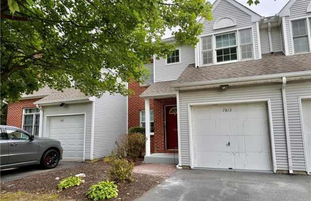 7813 Cross Creek Circle Gallery 1