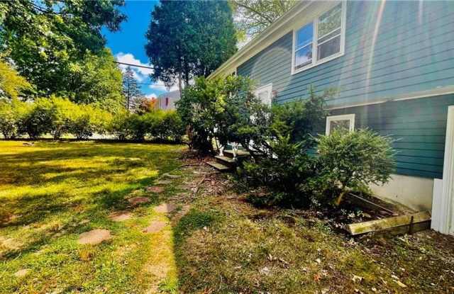 1069 Green End Avenue photos photos
