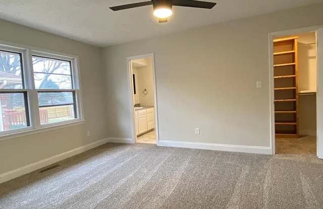 Charming 3-Bedroom Home in a Great South Springfield Location! Gallery 3