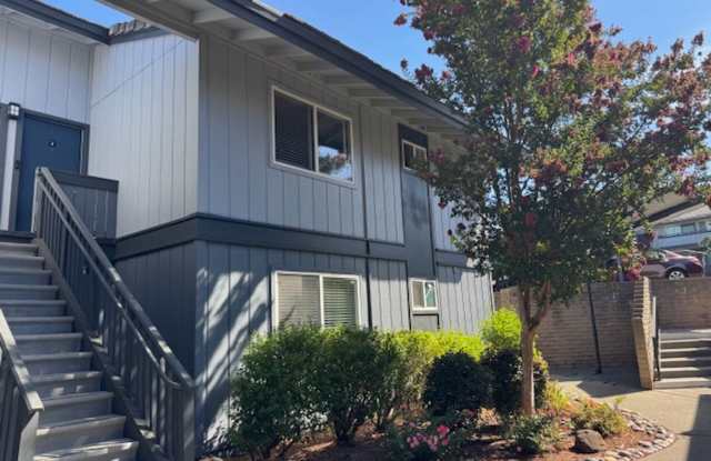 Wonderful 2 bedroom/2 bath lower level condo with In-Unit Laundry! photos photos