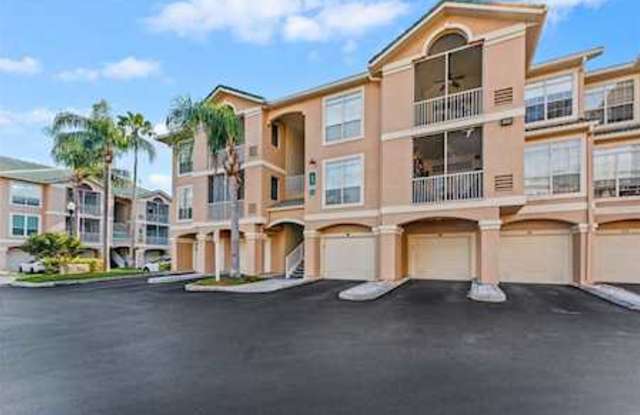 1103 Bay Club Circle Gallery 2