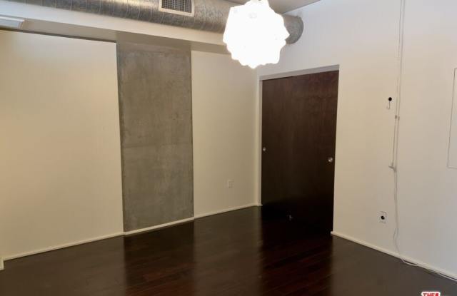1100 S Hope St Gallery 4