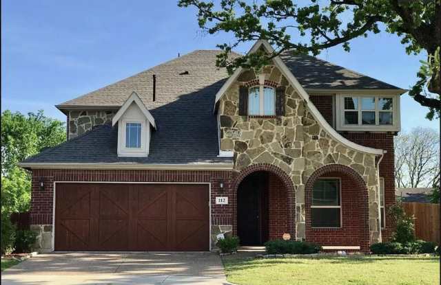 112 Ridgewood Dr - 112 Ridgewood Drive, Euless, TX 76039