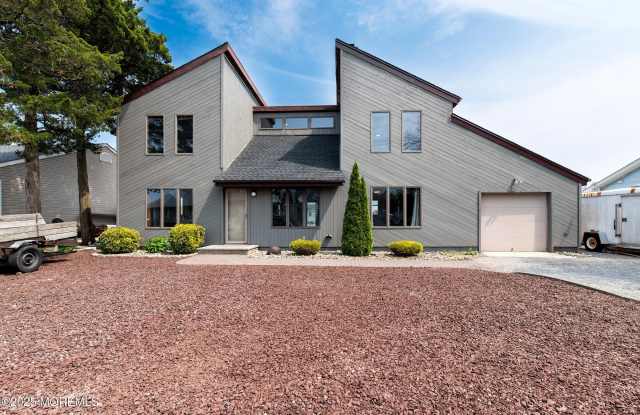 813 Cable Drive photos photos