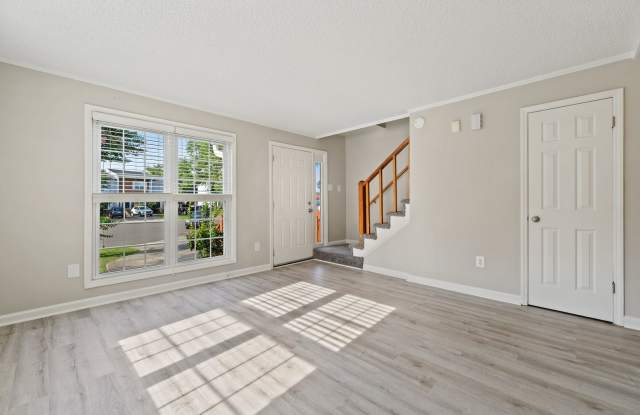 Application Received! Introducing a Charming End Unit Townhouse near Downtown Durham with 2 Beds/1.5 Baths Gallery 2