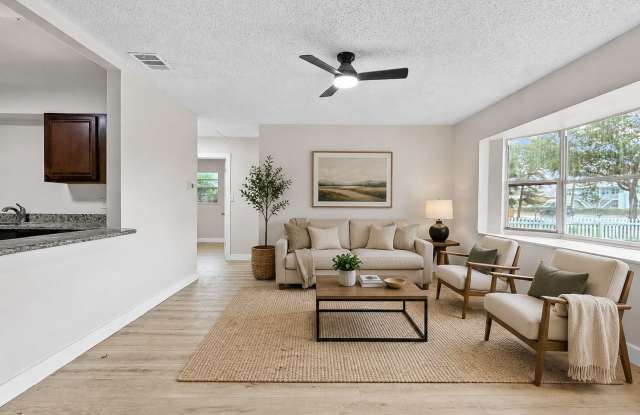 SECTION 8 ACCEPTED! Spacious Updated Home in St. Petersburg with a Large Backyard - 4bed | 2bed Gallery 4