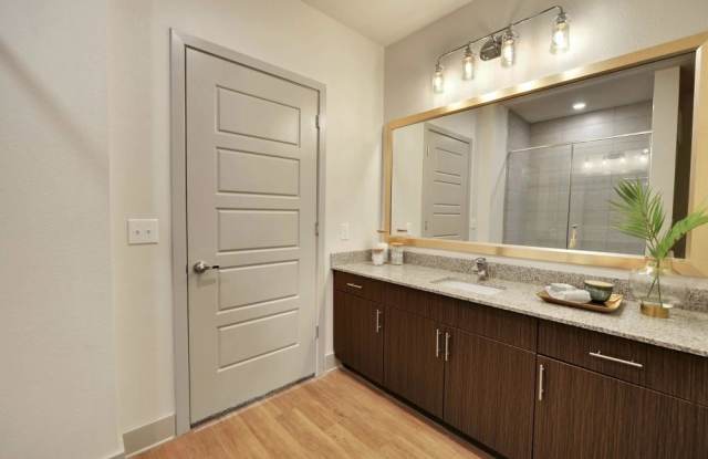 12409 Dessau Rd photos photos