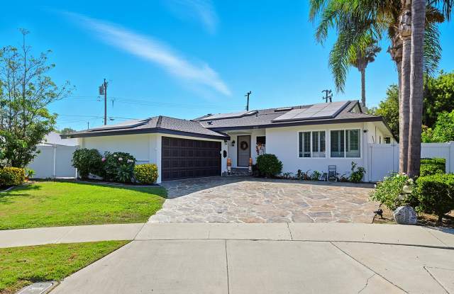 Fully Furnished 3 Bed 2.5 Bath Single Family Home w/ Pool photos photos Fully Furnished 3 Bed 2.5 Bath Single Family Home w/ Pool photos photos