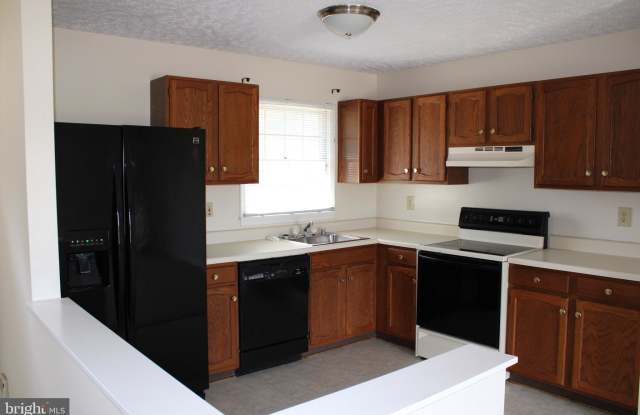 7504 KNOLL ACRES ROAD Gallery 3