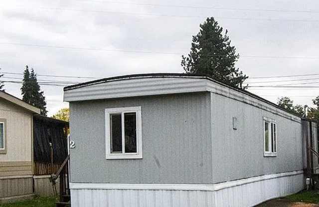 Comfortable 2 Bedroom Manufactured Home in Southtown Gallery 1