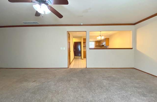Great Duplex in Edmond Schools! Great Sq Ft!! Gallery 3