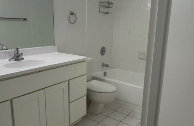 145 Wellington Ct Gallery 4