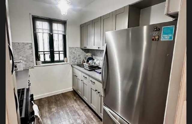 89 Metropolitan Oval photos photos