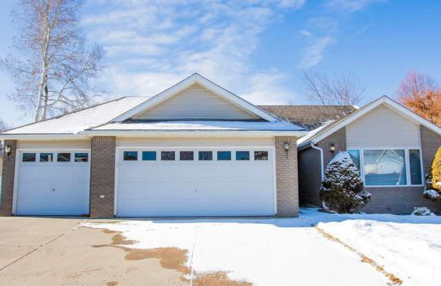 Ranch Style 3 Bedroom Home by Main Street Windsor! photos photos