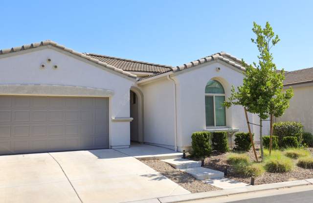 Spacious 4-Bedroom Home in Desirable Clovis Neighborhood photos photos