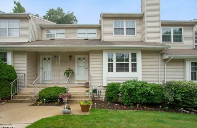138 Sunnyvale Court - 138 Sunnyvale Court, Somerset, NJ 08873