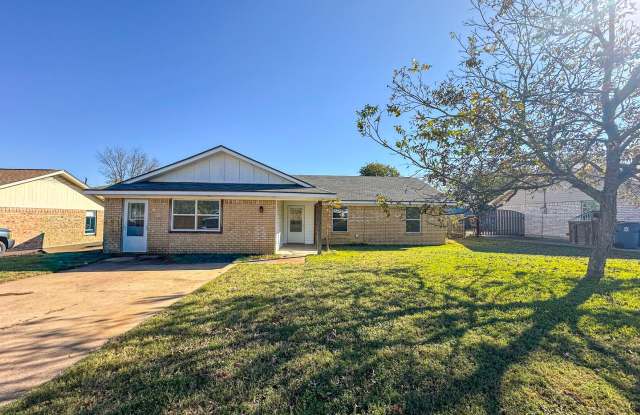 3 Bedroom House in Hewitt - Midway ISD photos photos