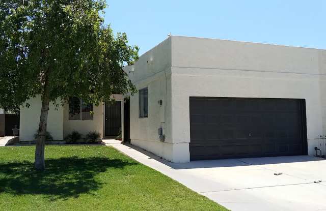 Four Bedroom Two Bath Townhouse Gallery 1