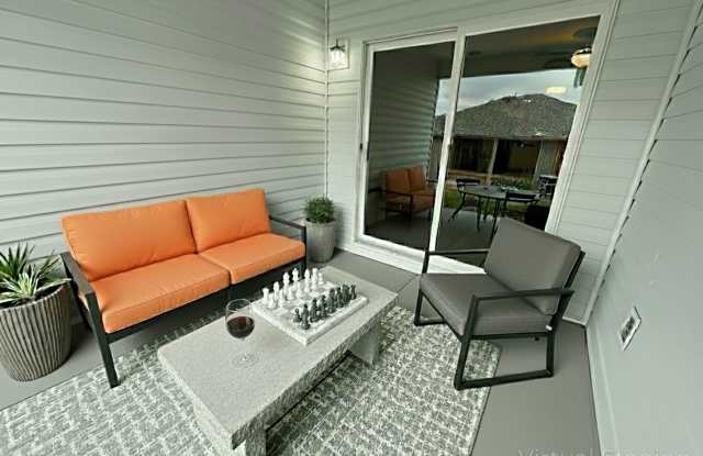 Move In Special - FREE RENT  Luxury Lake Living Starts Here – Brand-New 2 Bed, 2 Bath House in Kimberling City- Year Round Vacation Home Gallery 3