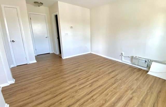 314 Broadway B - 314 Broadway, Elmwood Park, NJ 07407