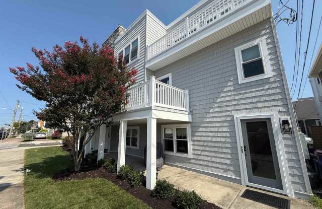 100 S Stratford Ave photos photos