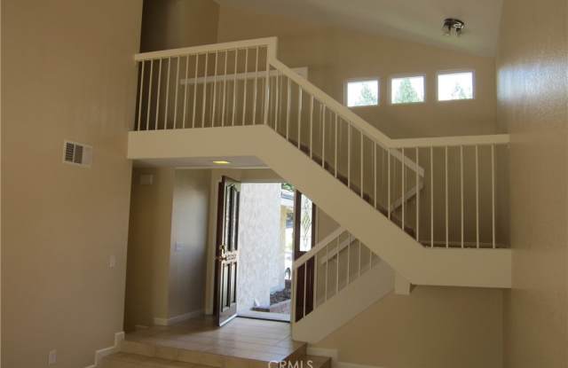 25 Edgebrook Drive Gallery 2