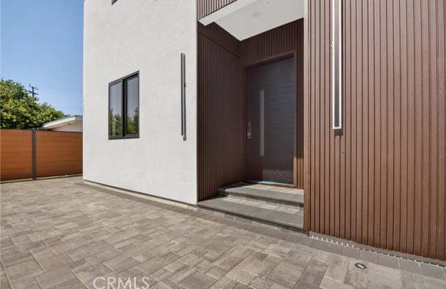7605 Greg Avenue Gallery 2