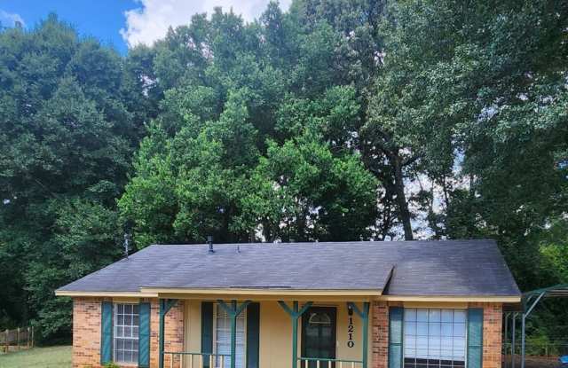 Beautiful 3 Bed 2 Bath Ranch style home Gallery 1