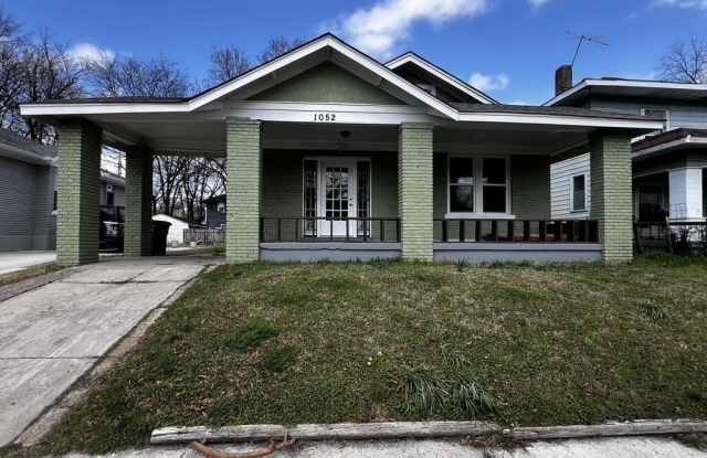 1052 FAXON photos photos