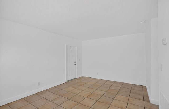 909 Pine Drive Gallery 4