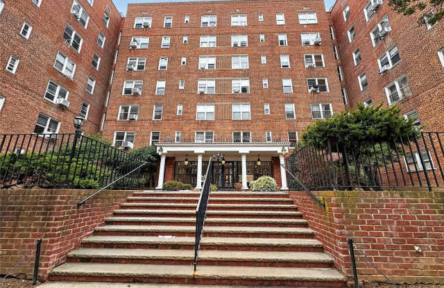 105-24 63rd Drive unit: 4L - 105-24 63rd Drive, Queens, NY 11375