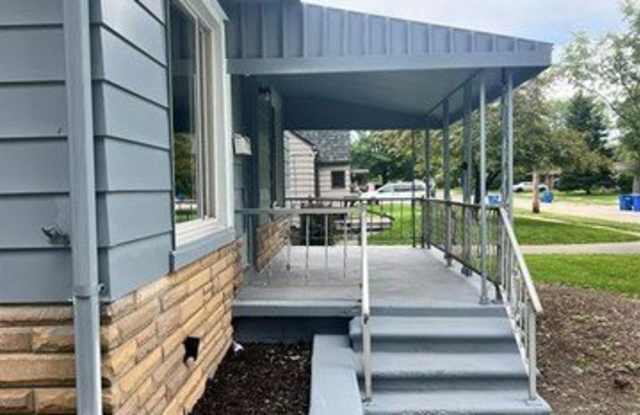 24217 Stewart Gallery 3