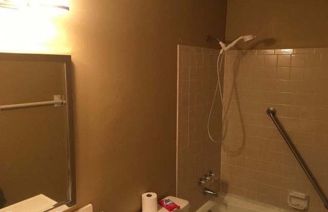 30 Cobblestone Way W Gallery 2
