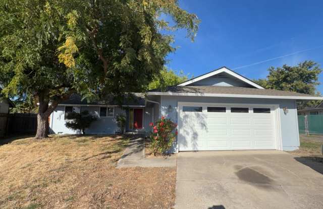 Updated 3 Bedroom, 2 Bathroom Home in East Medford Gallery 1