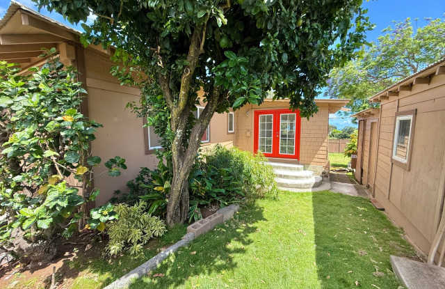 3 Bedroom / 2 Bathroom Home with large yard and large storage area - Pet friendly rental in Makawao Town! photos photos