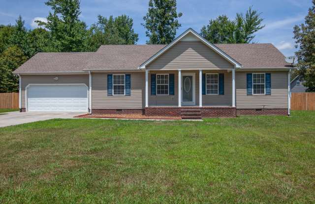 3 Bedroom, 2 Bath Home With Fenced Back Yard! - 499 Indian Springs Circle, Manchester, TN 37355