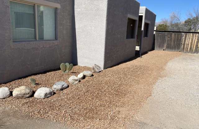 3325 E Blacklidge Drive Gallery 3